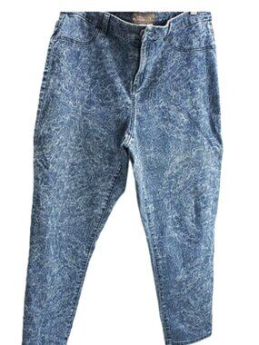 Chico's Blue Floral Print Jeans size 1.5
